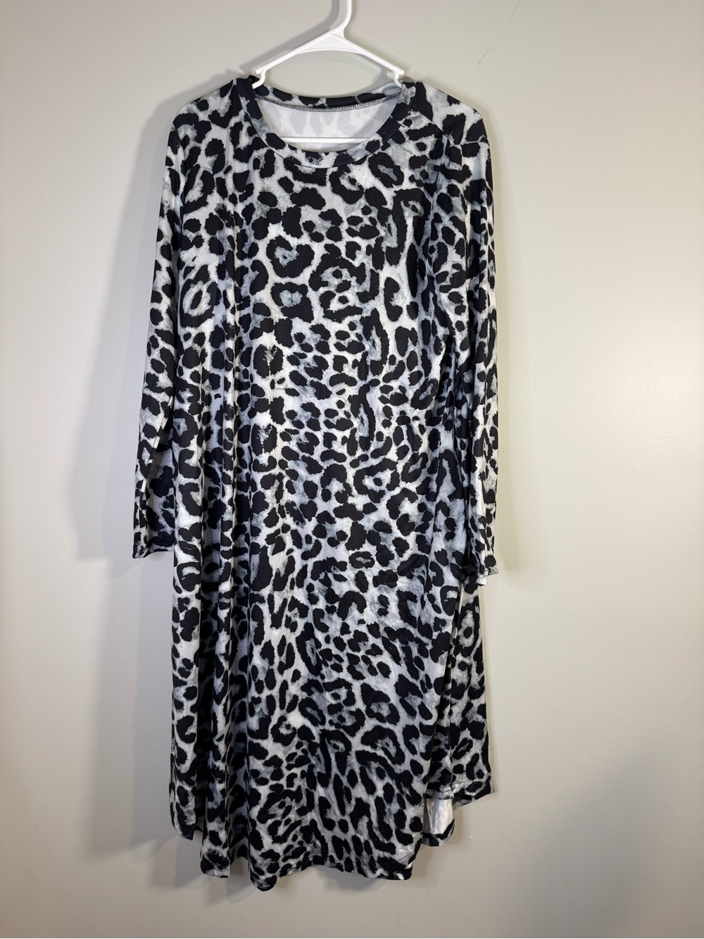 Emery Rose Leopard Print Long Sleeve Dress Womens Medium